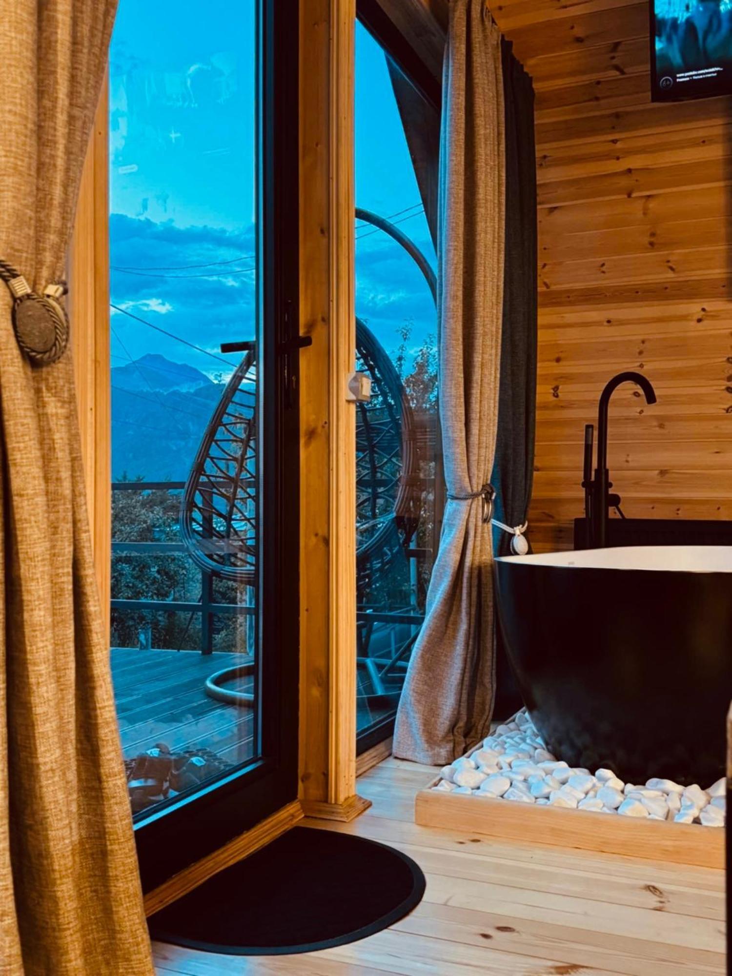 Edelweiss Cottage Kazbegi מראה חיצוני תמונה