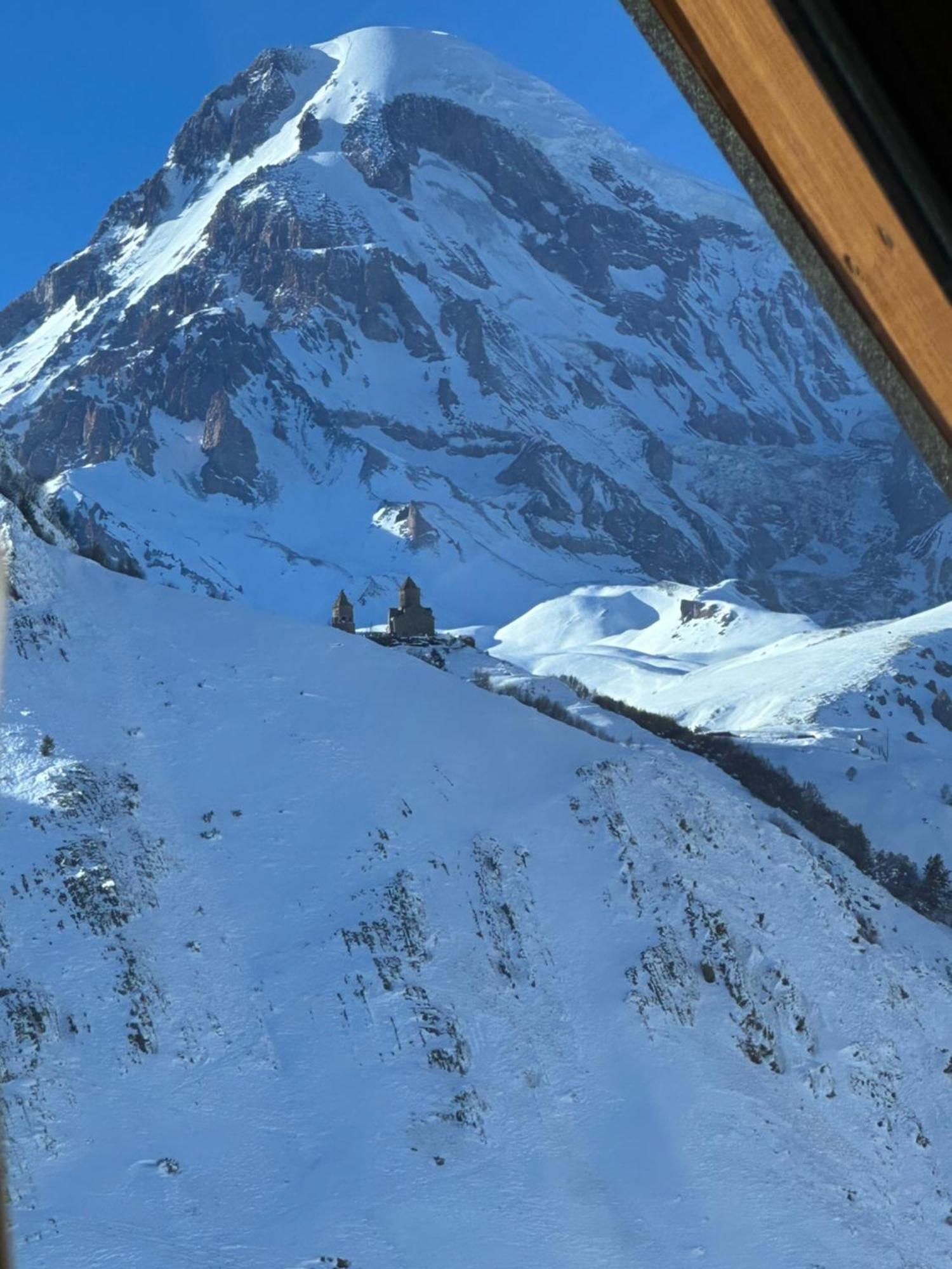 Edelweiss Cottage Kazbegi מראה חיצוני תמונה