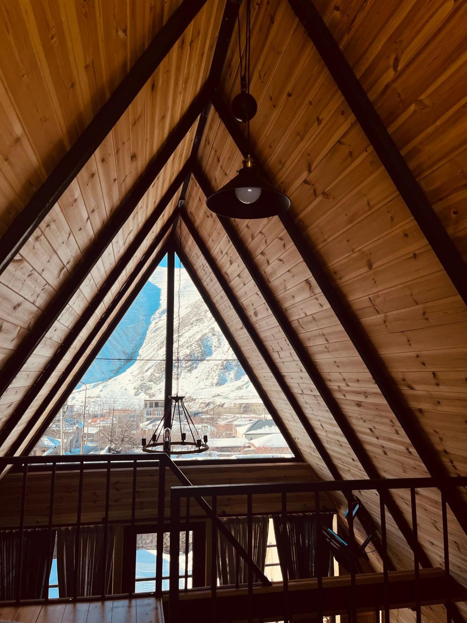 Edelweiss Cottage Kazbegi מראה חיצוני תמונה