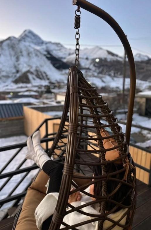 Edelweiss Cottage Kazbegi מראה חיצוני תמונה